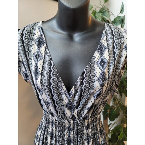 Cristinalove Dress Women Small Black White Printed V Neck Casual - Picture 6 of 11